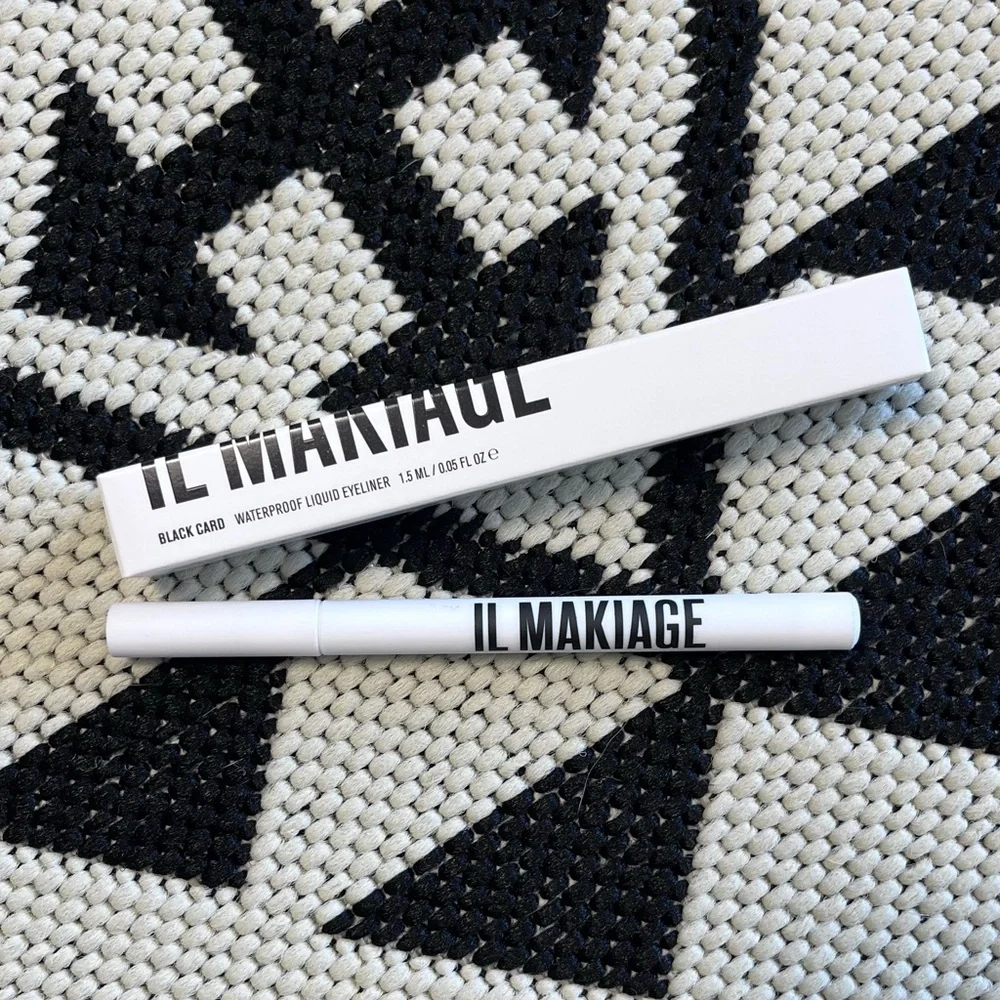Il Makiage Black Card Liquid Ultra Black Waterproof Eyeliner